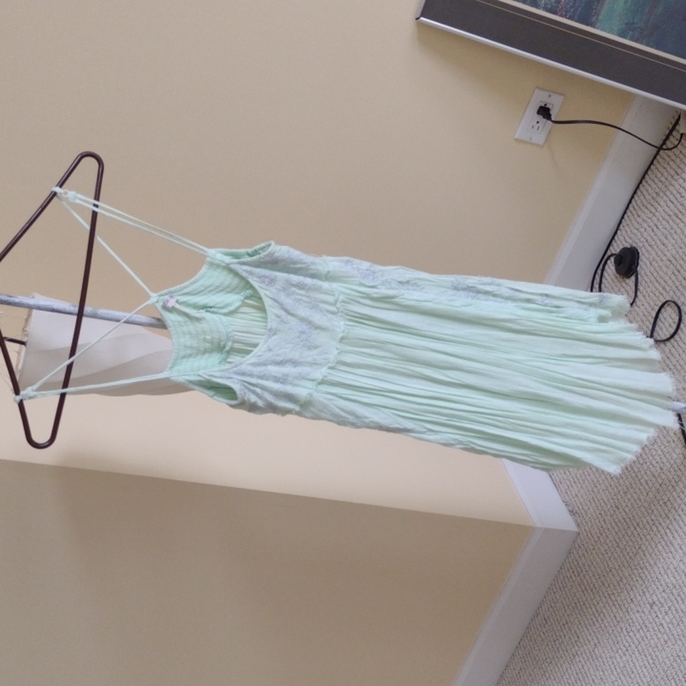 Beautiful soft green summer top.